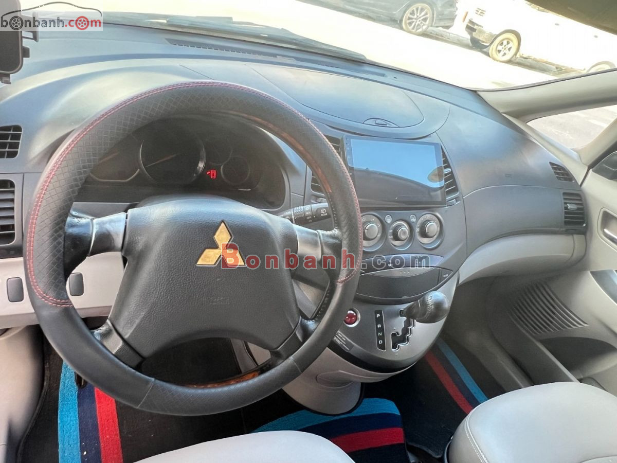 Bán ô tô Mitsubishi Grandis 2.4 AT - 2005 - xe cũ