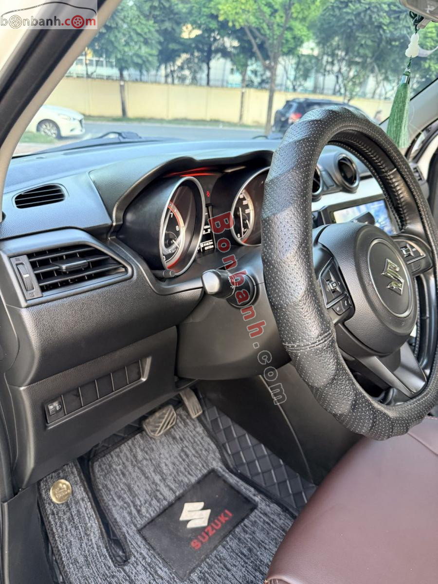 Bán ô tô Suzuki Swift GLX 1.2 AT - 2020 - xe cũ