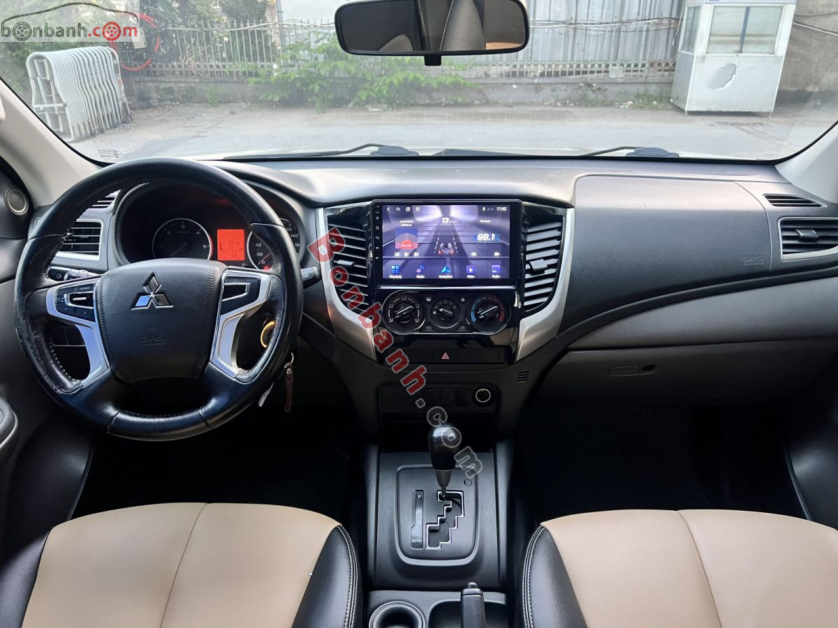 Bán ô tô Mitsubishi Triton 4x2 AT - 2018 - xe cũ