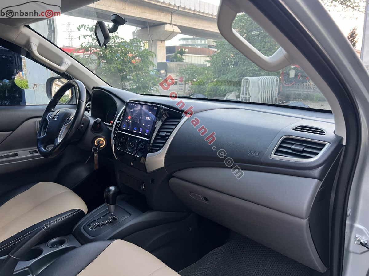 Bán ô tô Mitsubishi Triton 4x2 AT - 2018 - xe cũ