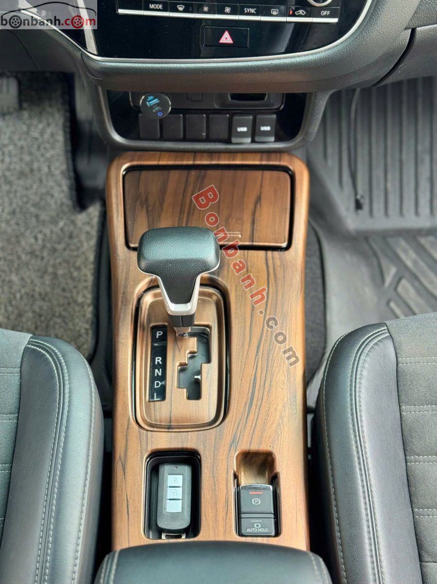 Bán ô tô Mitsubishi Outlander 2.0 CVT - 2024 - xe cũ