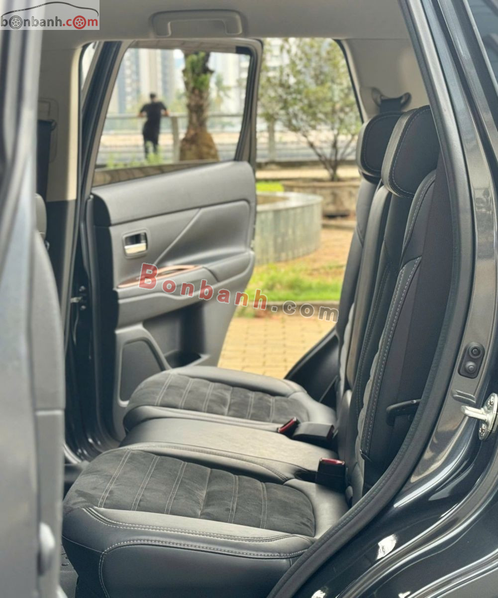 Bán ô tô Mitsubishi Outlander 2.0 CVT - 2024 - xe cũ