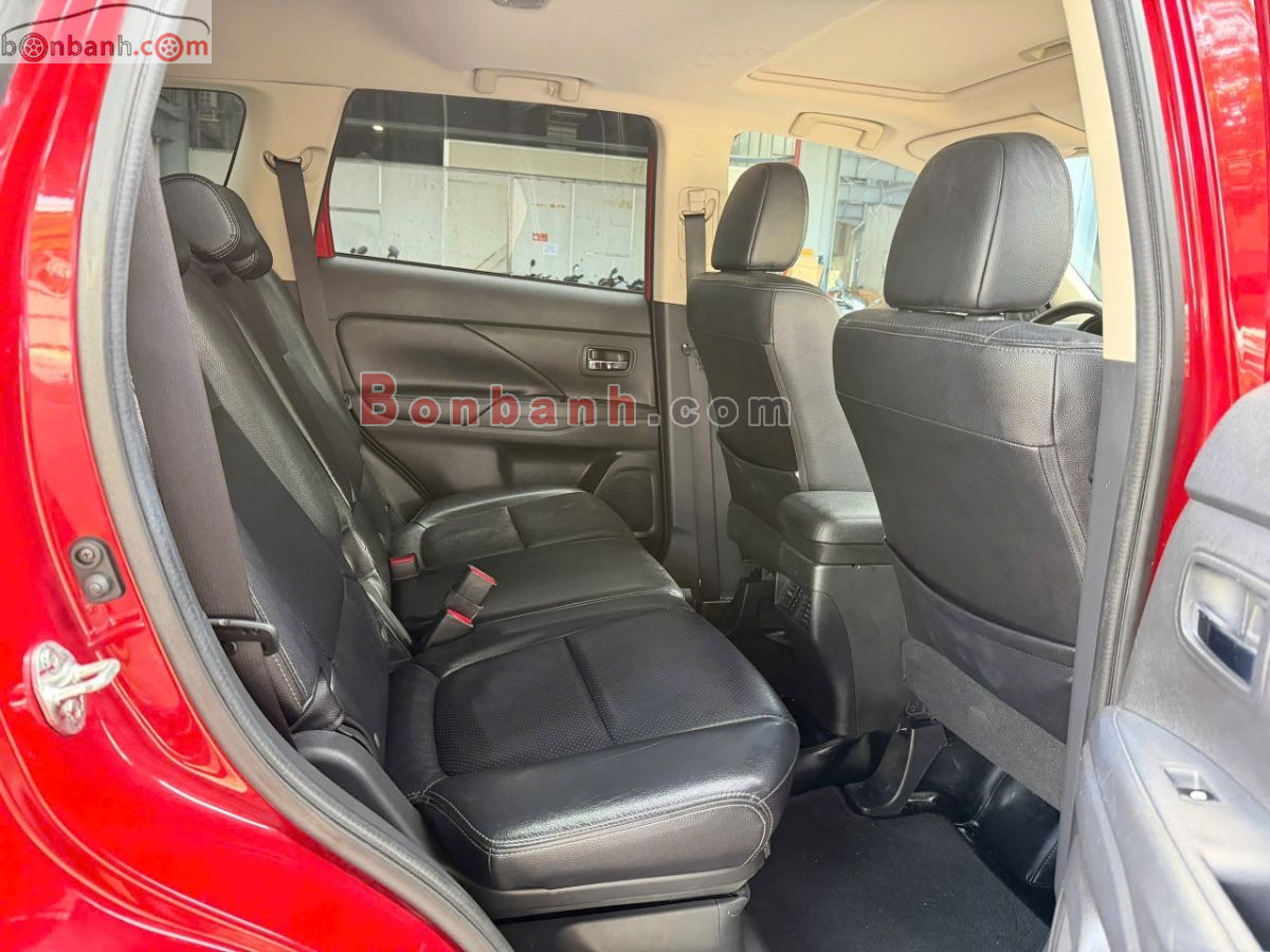 Bán ô tô Mitsubishi Outlander 2.4 CVT Premium - 2018 - xe cũ