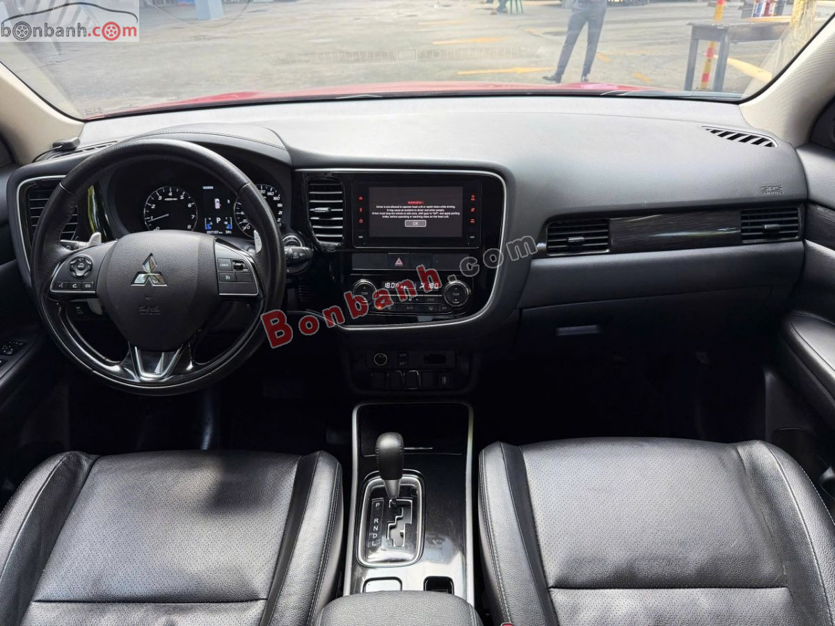 Bán ô tô Mitsubishi Outlander 2.4 CVT Premium - 2018 - xe cũ