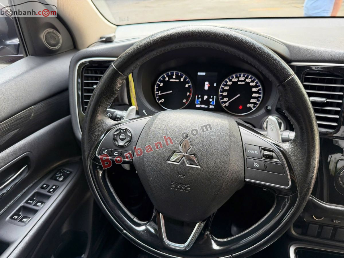 Bán ô tô Mitsubishi Outlander 2.4 CVT Premium - 2018 - xe cũ