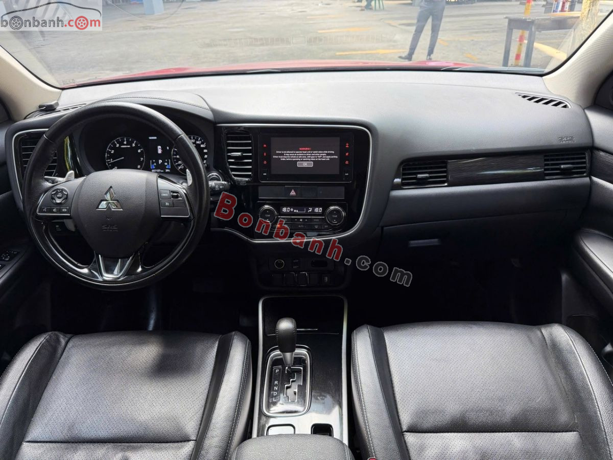 Bán ô tô Mitsubishi Outlander 2.4 CVT Premium - 2018 - xe cũ
