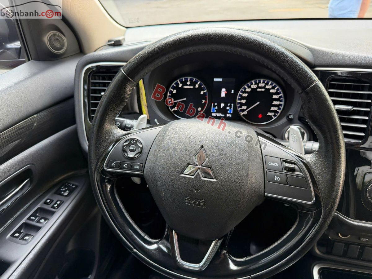 Bán ô tô Mitsubishi Outlander 2.4 CVT Premium - 2018 - xe cũ