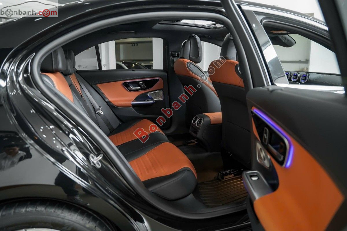 Bán ô tô Mercedes Benz C class C300 AMG - 2022 - xe cũ