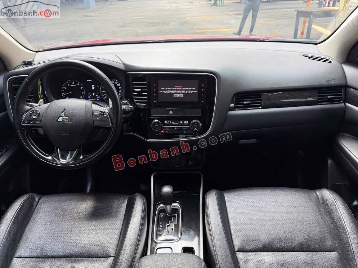 Bán ô tô Mitsubishi Outlander 2.4 CVT Premium - 2018 - xe cũ