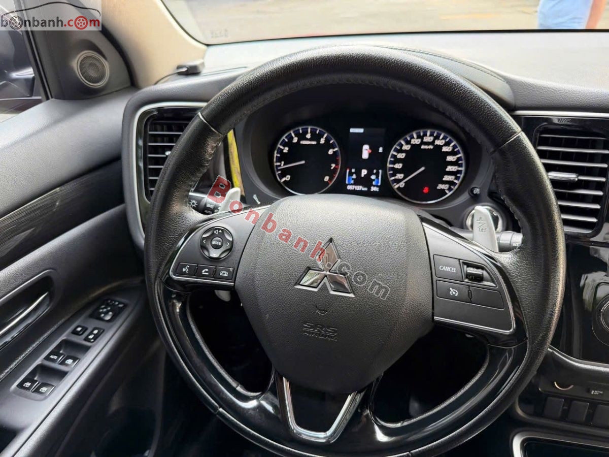 Bán ô tô Mitsubishi Outlander 2.4 CVT Premium - 2018 - xe cũ
