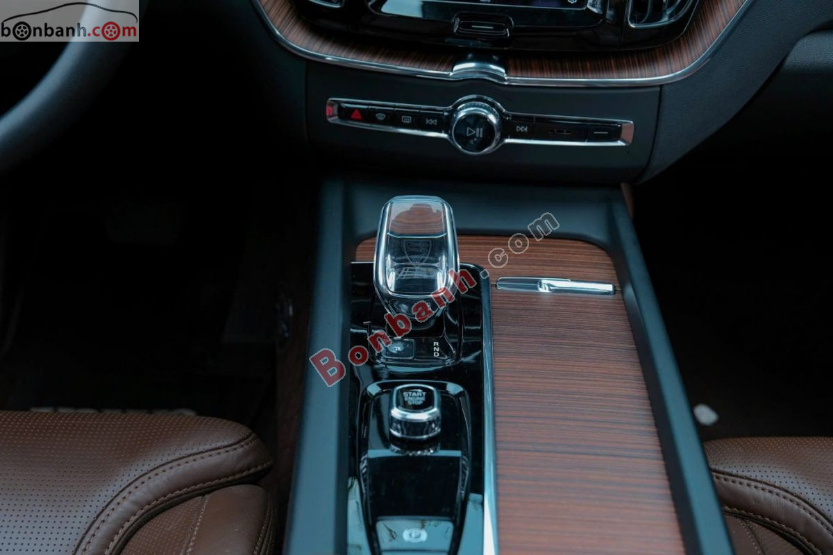 Bán ô tô Volvo XC60 Plug-in Hybrid Ultra T8 AWD - 2025 - xe cũ