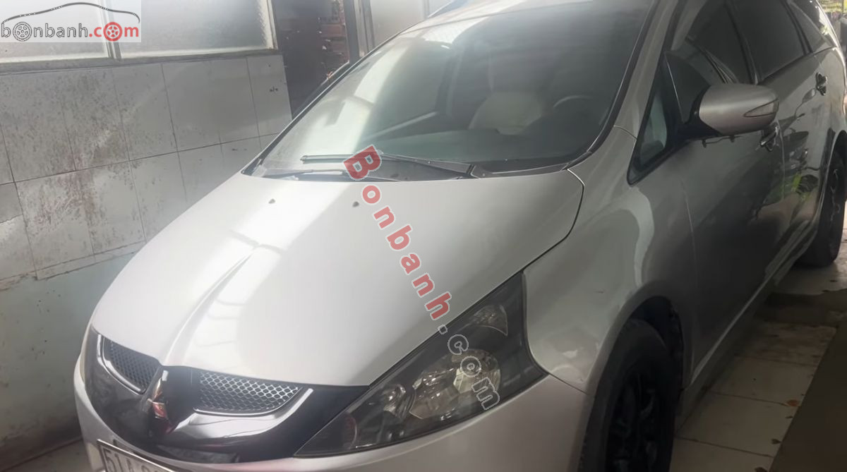 Bán ô tô Mitsubishi Grandis 2.4 AT - 2005 - xe cũ
