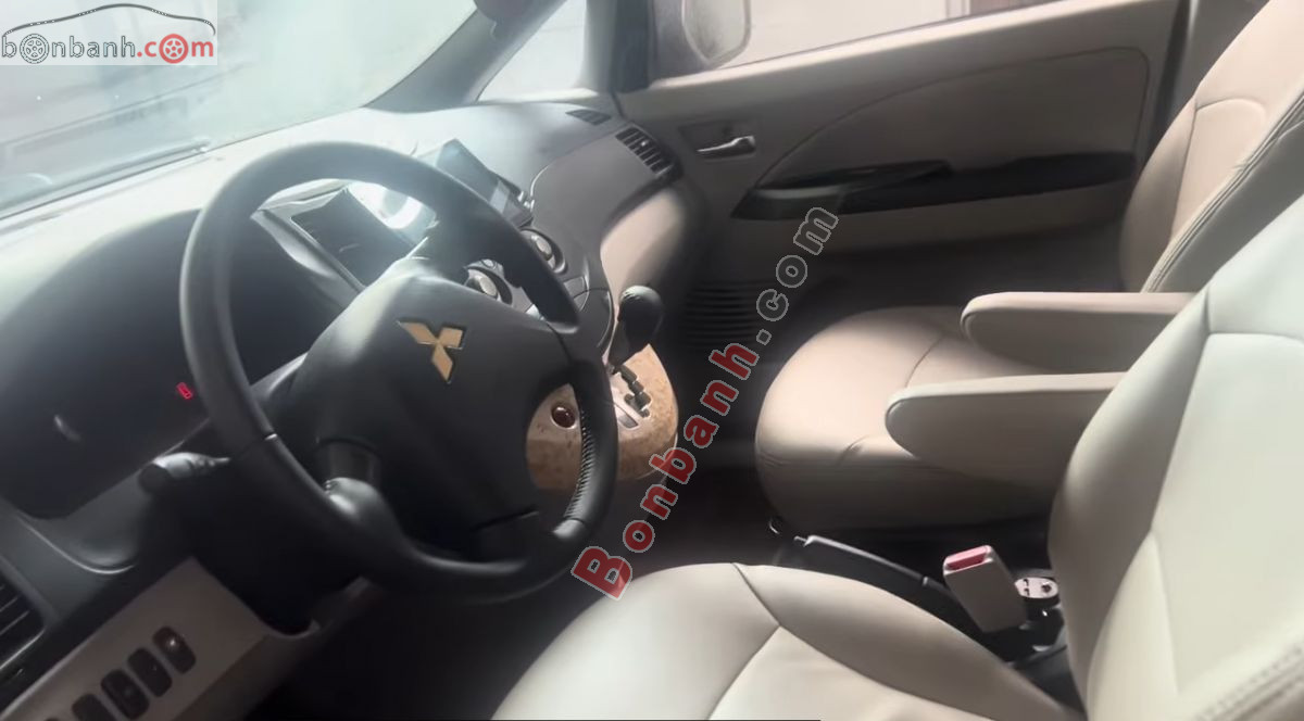 Bán ô tô Mitsubishi Grandis 2.4 AT - 2005 - xe cũ