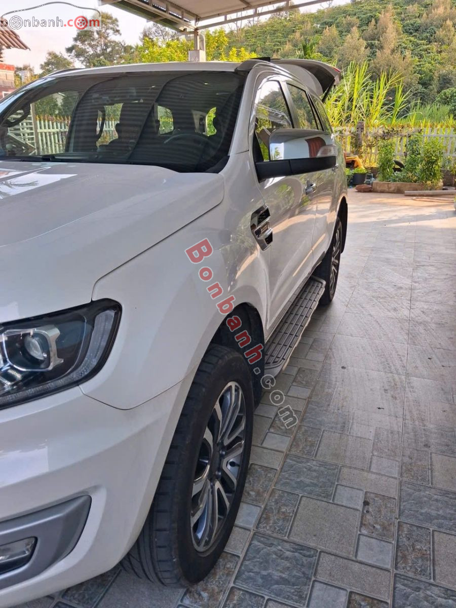 Bán ô tô Ford Everest Titanium 2.0L 4x2 AT - 2022 - xe cũ