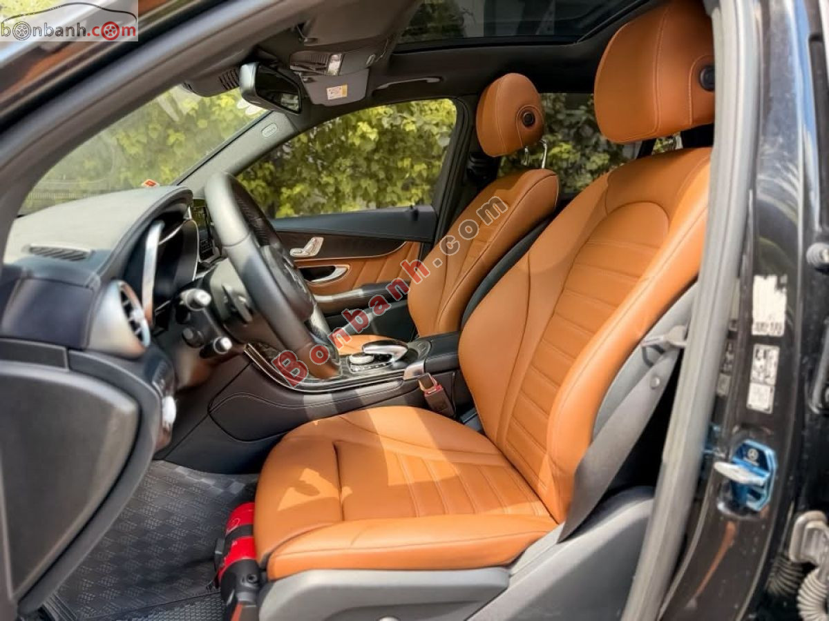Bán ô tô Mercedes Benz GLC 300 4Matic - 2017 - xe cũ