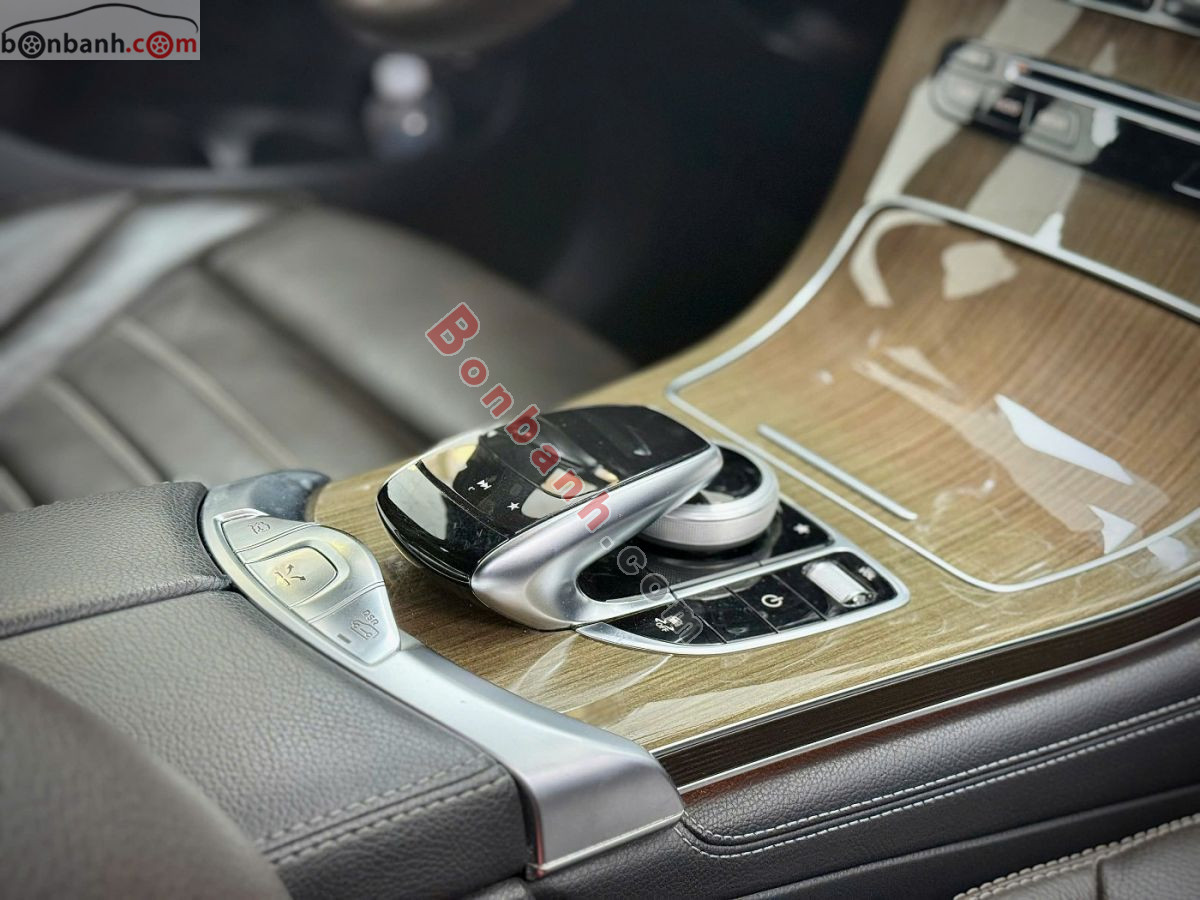 Bán ô tô Mercedes Benz GLC 250 4Matic - 2017 - xe cũ