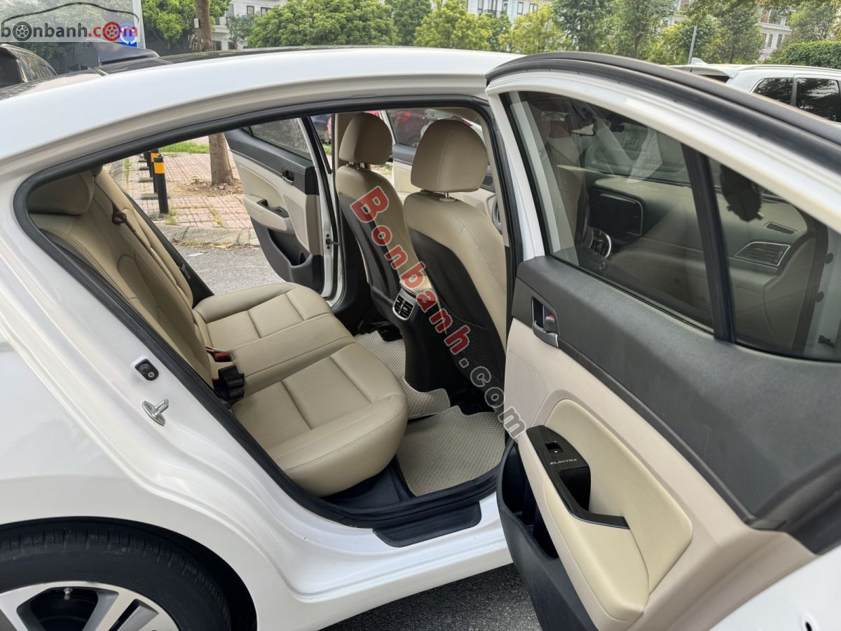 Bán ô tô Hyundai Elantra 2.0 AT - 2018 - xe cũ