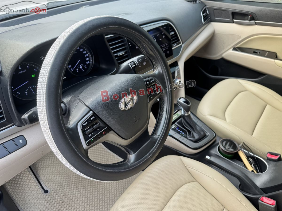 Bán ô tô Hyundai Elantra 2.0 AT - 2018 - xe cũ