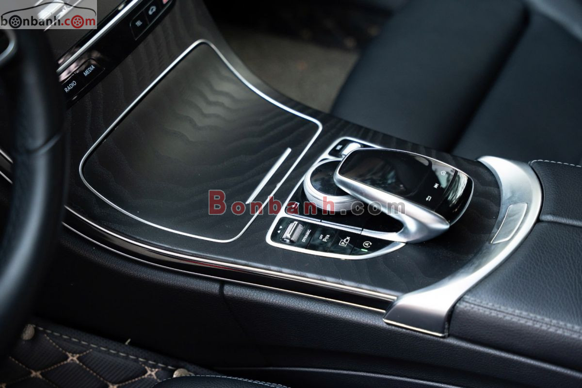 Bán ô tô Mercedes Benz C class C200 - 2019 - xe cũ