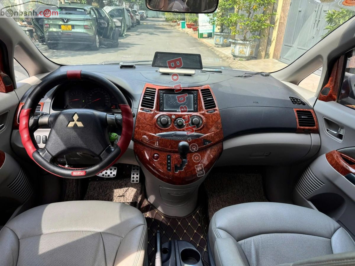 Bán ô tô Mitsubishi Grandis 2.4 AT - 2005 - xe cũ