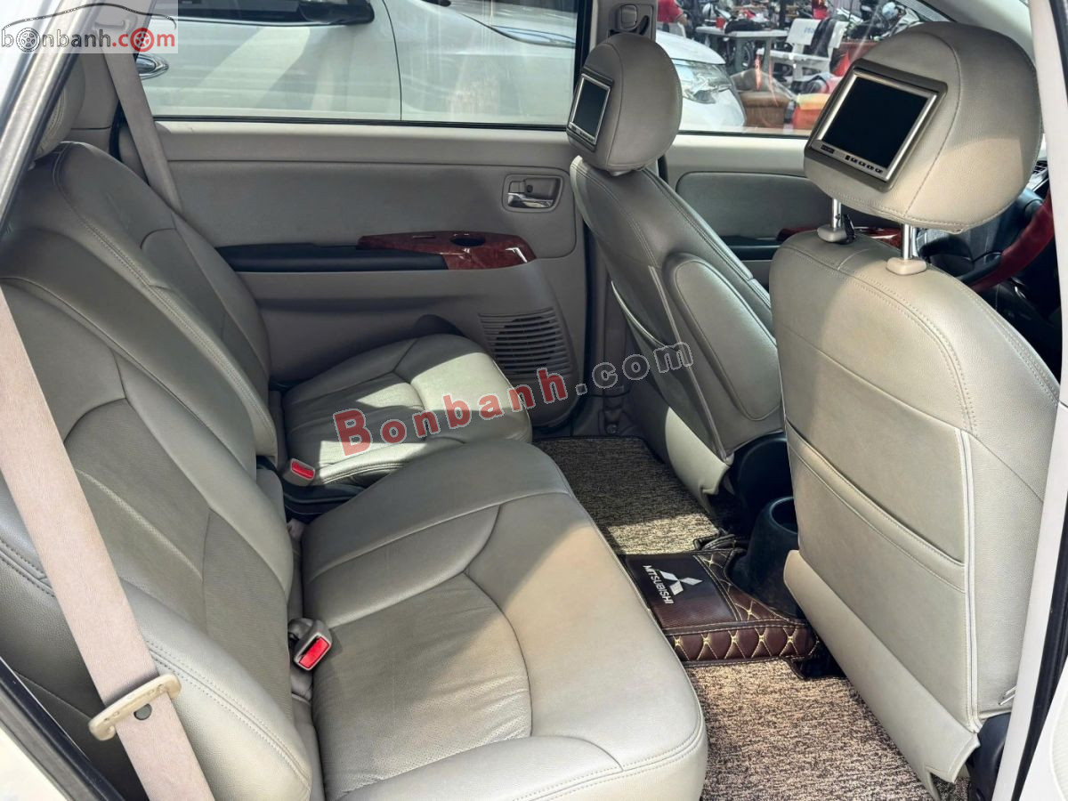 Bán ô tô Mitsubishi Grandis 2.4 AT - 2005 - xe cũ