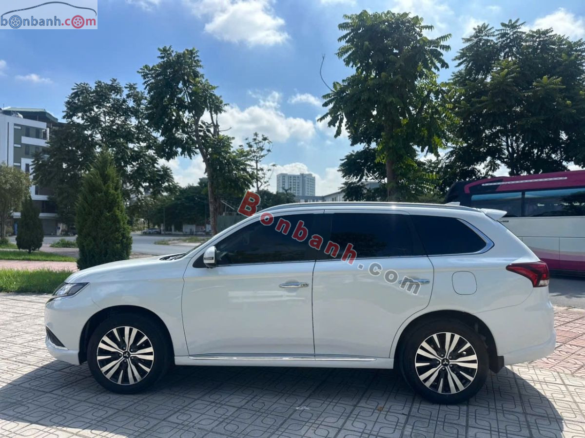 Bán ô tô Mitsubishi Outlander 2.0 CVT - 2022 - xe cũ