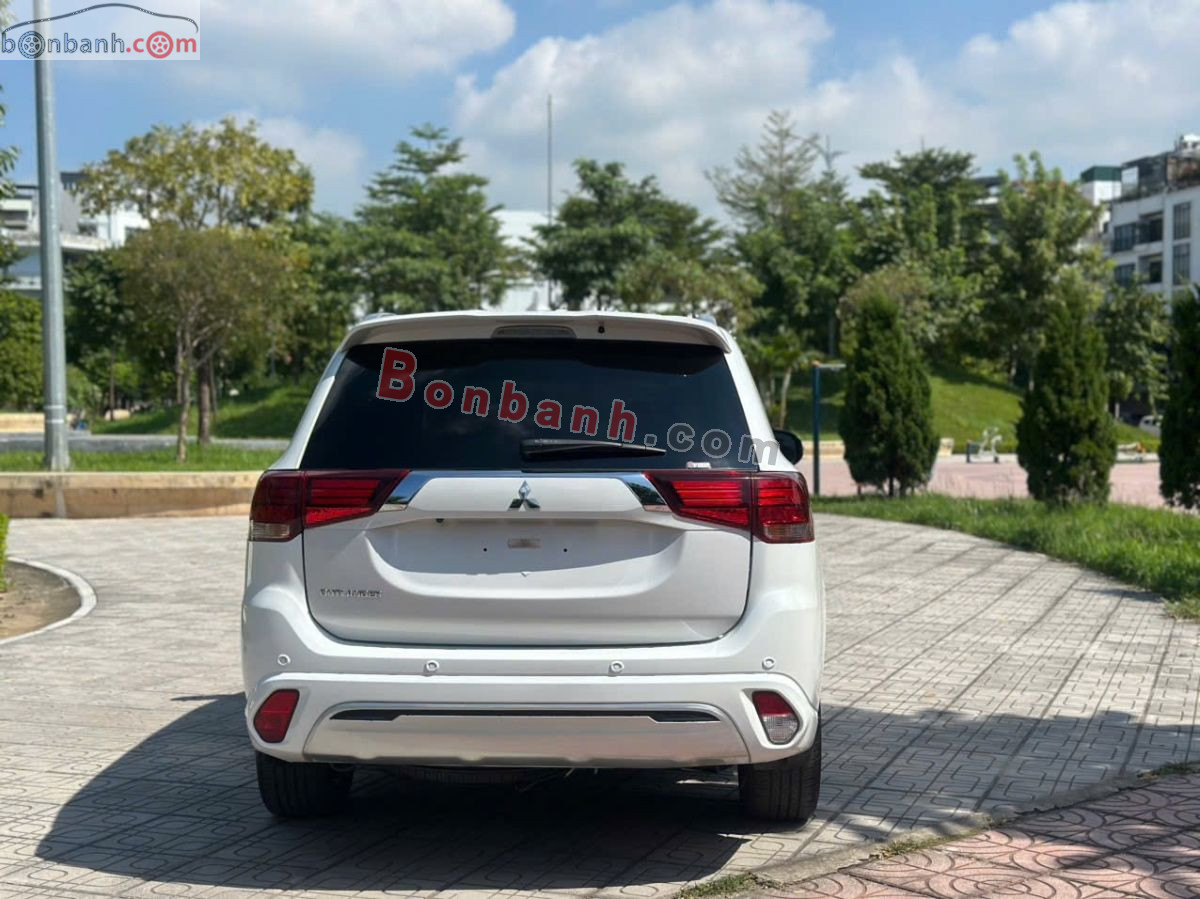 Bán ô tô Mitsubishi Outlander 2.0 CVT - 2022 - xe cũ