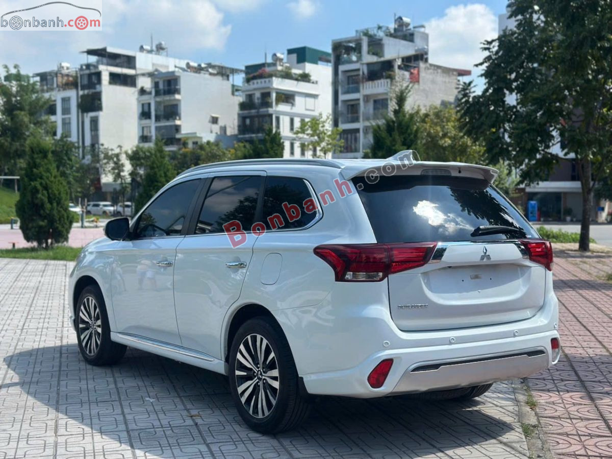 Bán ô tô Mitsubishi Outlander 2.0 CVT - 2022 - xe cũ