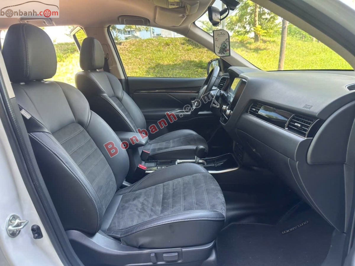 Bán ô tô Mitsubishi Outlander 2.0 CVT - 2022 - xe cũ