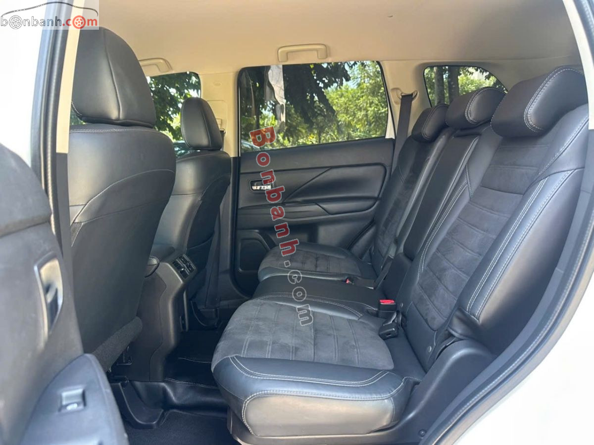 Bán ô tô Mitsubishi Outlander 2.0 CVT - 2022 - xe cũ