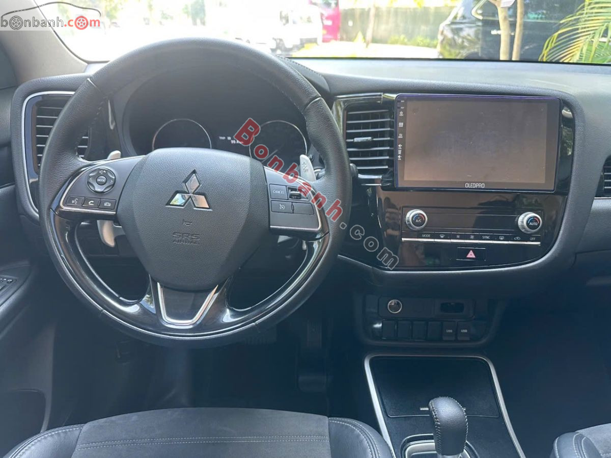 Bán ô tô Mitsubishi Outlander 2.0 CVT - 2022 - xe cũ