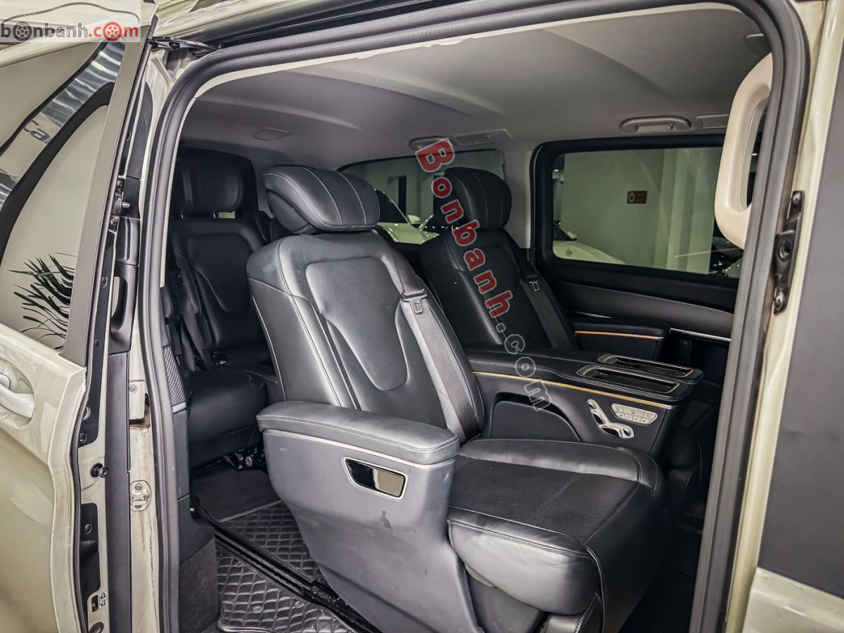 Bán ô tô Mercedes Benz V class V250 AMG - 2023 - xe cũ