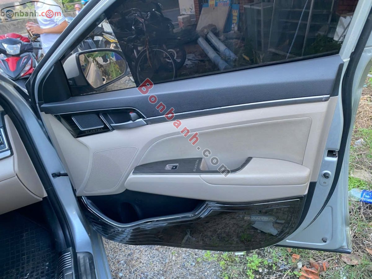 Bán ô tô Hyundai Elantra 1.6 MT - 2018 - xe cũ