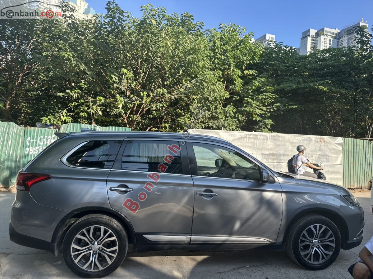 Bán ô tô Mitsubishi Outlander 2.0 CVT - 2019 - xe cũ