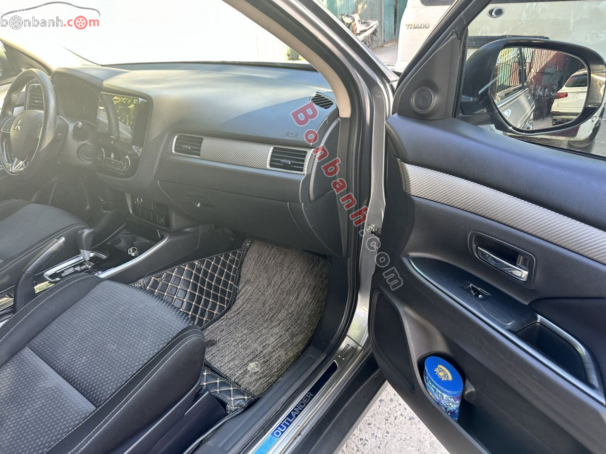 Bán ô tô Mitsubishi Outlander 2.0 CVT - 2019 - xe cũ