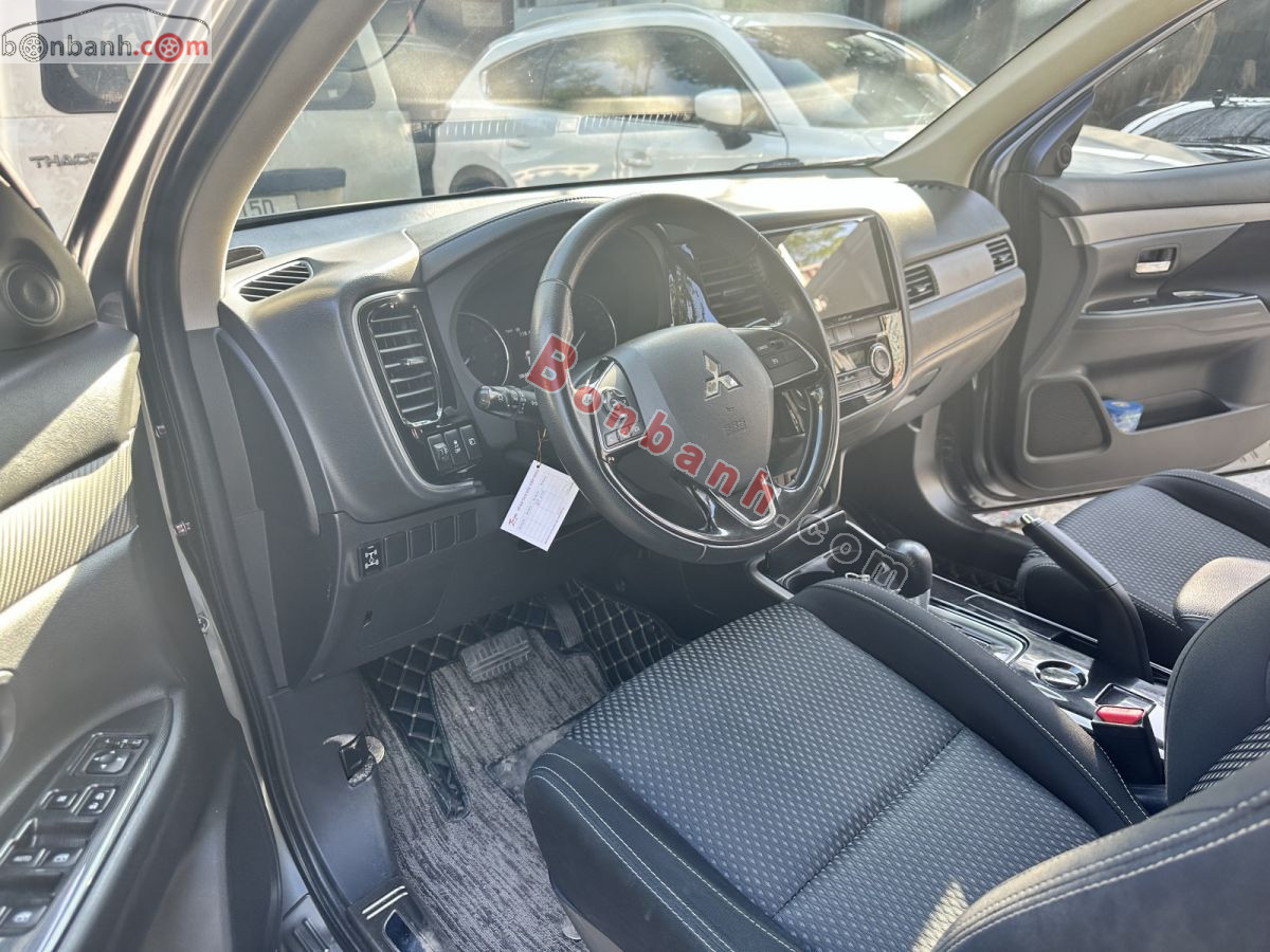 Bán ô tô Mitsubishi Outlander 2.0 CVT - 2019 - xe cũ
