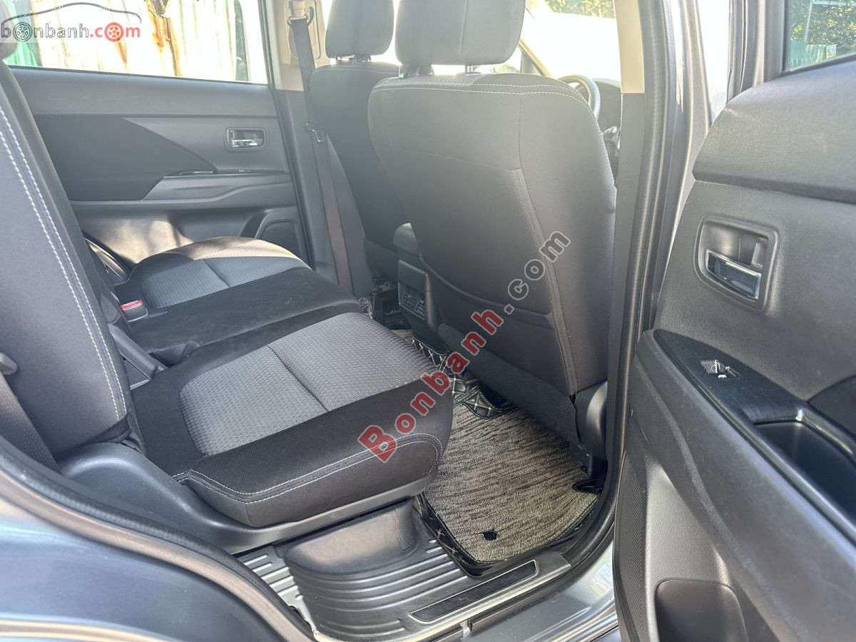 Bán ô tô Mitsubishi Outlander 2.0 CVT - 2019 - xe cũ
