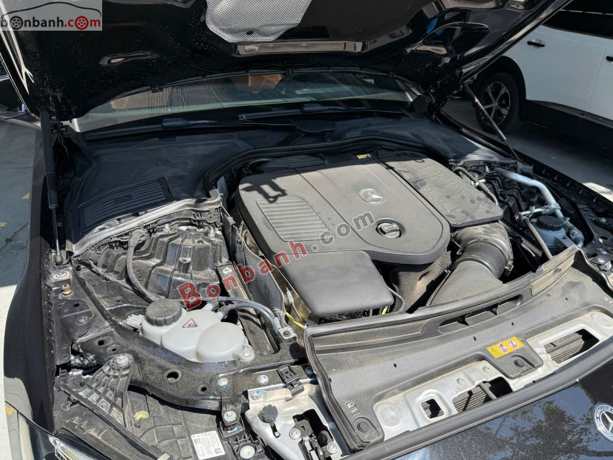 Bán ô tô Mercedes Benz C class C300 AMG - 2025 - xe cũ