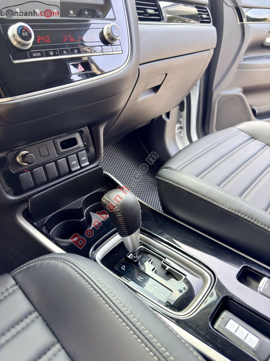 Bán ô tô Mitsubishi Outlander 2.0 CVT - 2023 - xe cũ