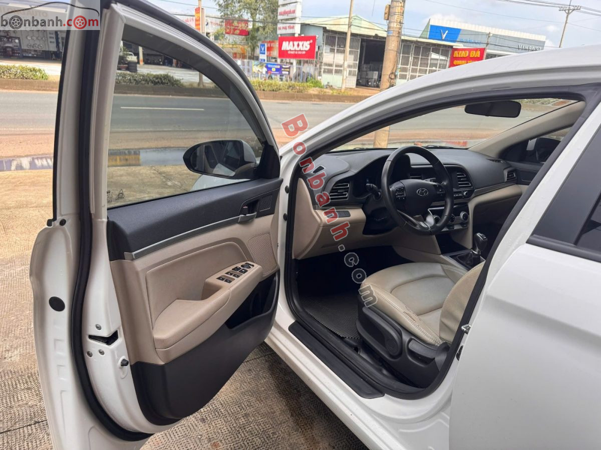 Bán ô tô Hyundai Elantra 1.6 MT - 2021 - xe cũ