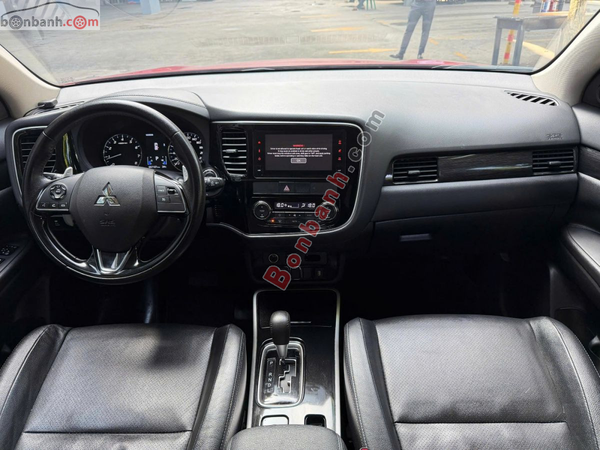 Bán ô tô Mitsubishi Outlander 2.4 CVT Premium - 2018 - xe cũ