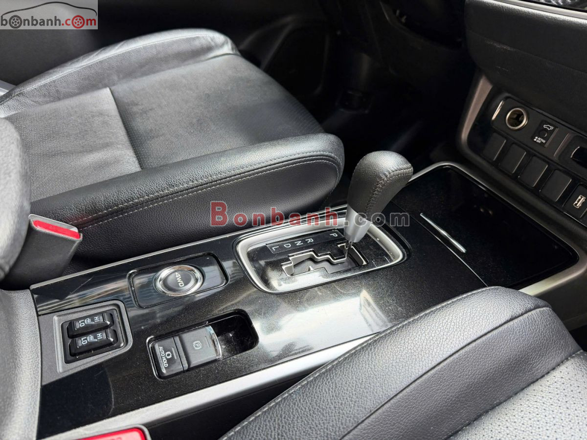 Bán ô tô Mitsubishi Outlander 2.4 CVT Premium - 2018 - xe cũ
