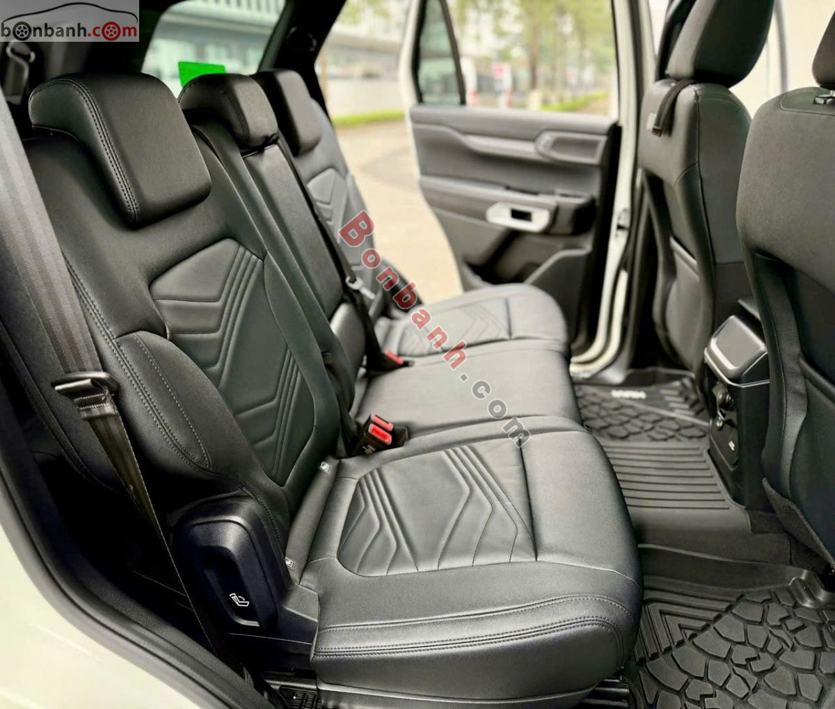 Bán ô tô Ford Everest Titanium Plus 2.0L 4x4 AT - 2024 - xe cũ