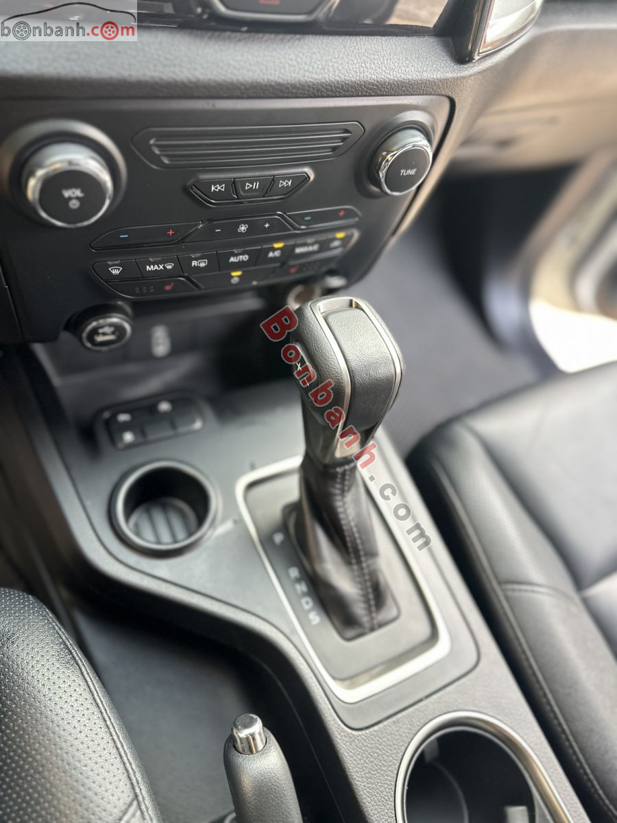 Bán ô tô Ford Everest Titanium 2.0L 4x2 AT - 2022 - xe cũ