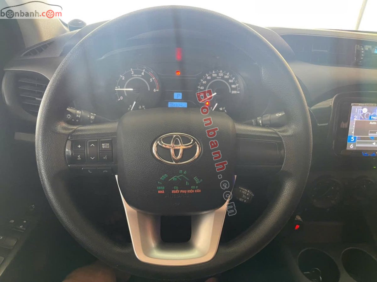 Bán ô tô Toyota Hilux 2.4E 4x2 AT - 2019 - xe cũ