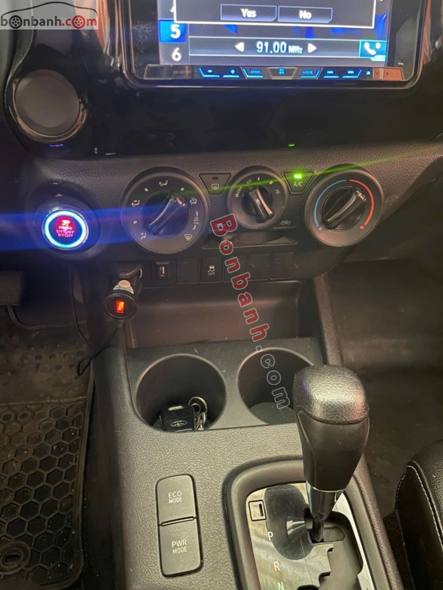 Bán ô tô Toyota Hilux 2.4E 4x2 AT - 2019 - xe cũ