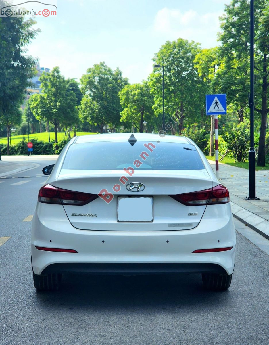 Bán ô tô Hyundai Elantra 2.0 AT - 2018 - xe cũ