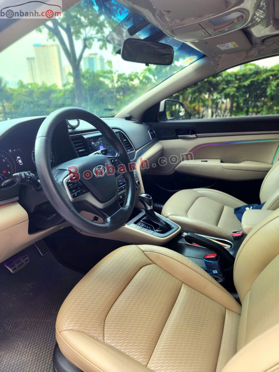 Bán ô tô Hyundai Elantra 2.0 AT - 2018 - xe cũ