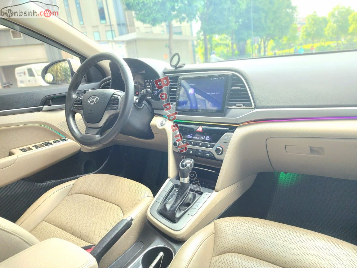 Bán ô tô Hyundai Elantra 2.0 AT - 2018 - xe cũ