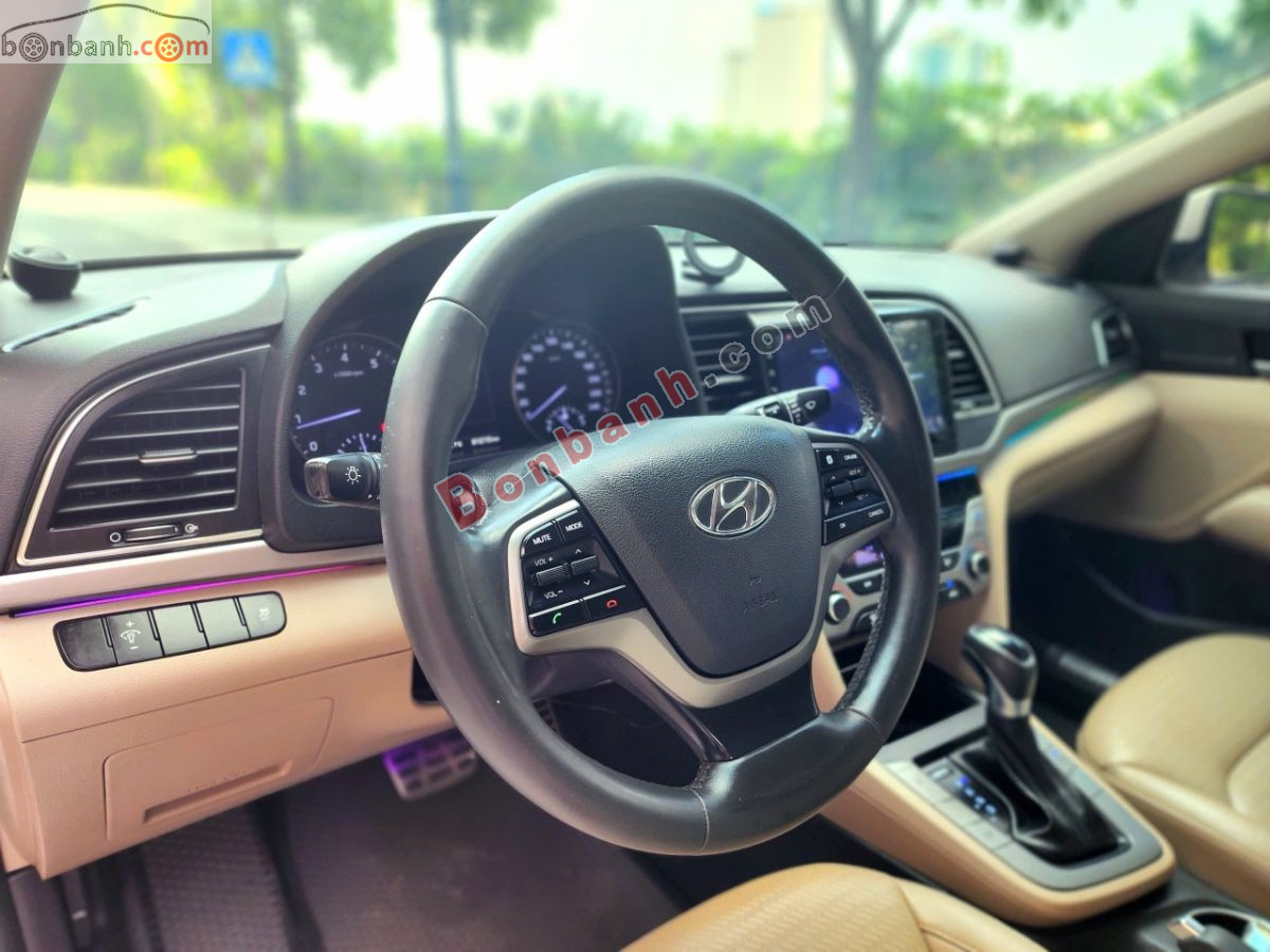 Bán ô tô Hyundai Elantra 2.0 AT - 2018 - xe cũ
